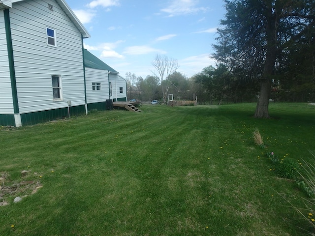 302 N King St, Brashear, MO 63533 - view of yard