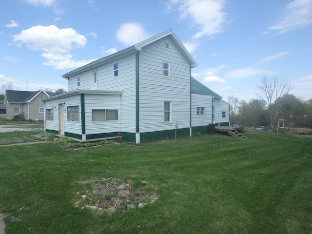 302 N King St, Brashear, MO 63533 - view of side of home featuring a lawn