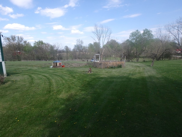 302 N King St, Brashear, MO 63533 - view of yard