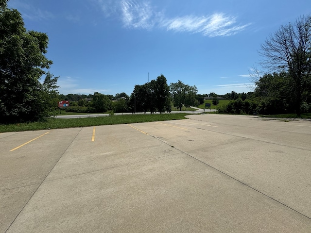 2116 S Franklin St, Kirksville, MO 63501 - view of uncovered parking lot