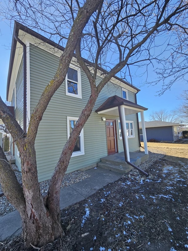 view of front of home with covered porch