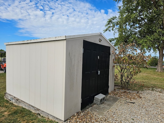 view of outdoor structure