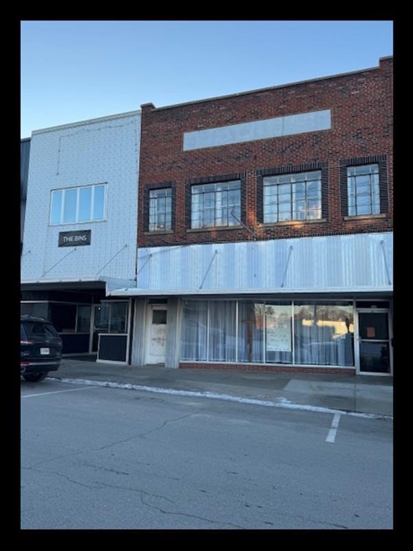 115, 117 N Rollins St, Macon, MO 63552 - view of building exterior