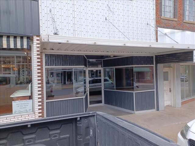 115, 117 N Rollins St, Macon, MO 63552 - exterior space