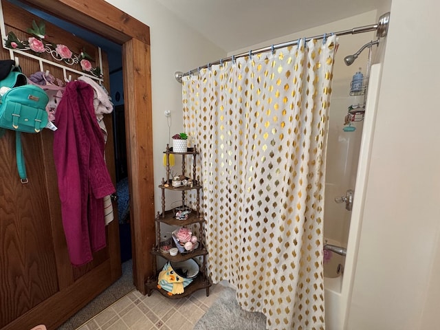 616 E Jefferson St, Kirksville, MO 63501 - bathroom with shower / tub combo with curtain