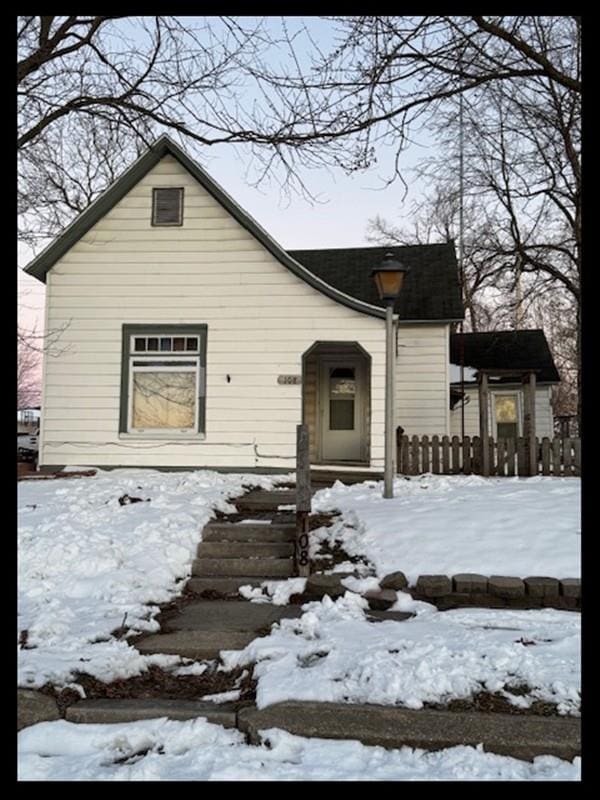 view of front of home