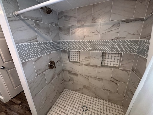 712 W Shelby, Kirksville, MO 63501 - full bath with tiled shower