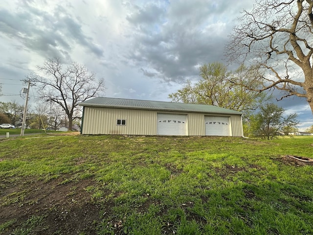 view of detached garage
