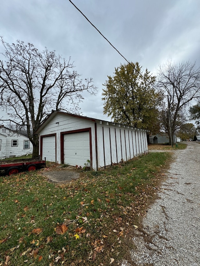 1415 N Franklin St, Kirksville, MO 63501 - view of garage