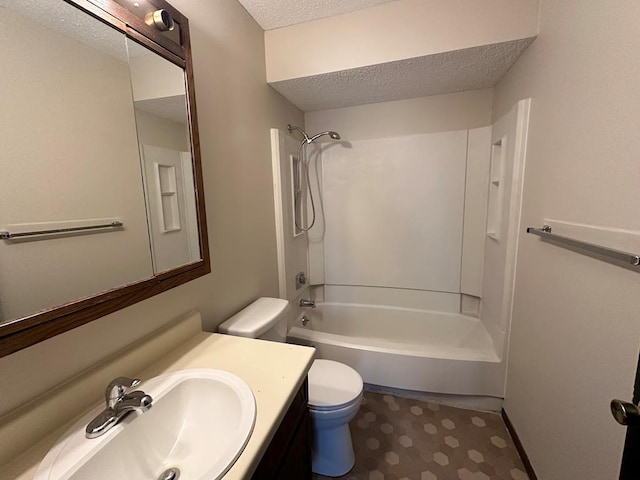 206 Woodwinds Ct, Kirksville, MO 63501 - full bathroom with toilet, shower / tub combination, a textured ceiling, and vanity