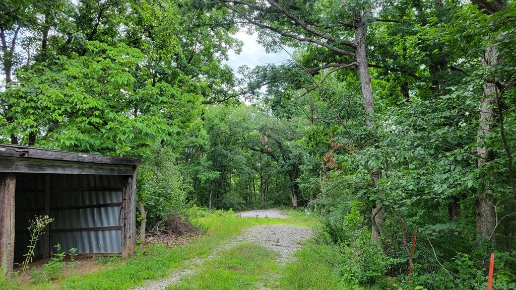 21572 Crest Trl, Kirksville, MO 63501 - photo 2
