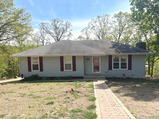 ranch-style home with a porch