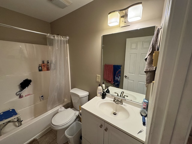 1301 S Ann St, Kirksville, MO 63501 - bathroom featuring vanity, shower / bath combo, and tile patterned flooring