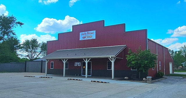 100 Pleasant St, Cincinnati, IA 52549 - view of building exterior