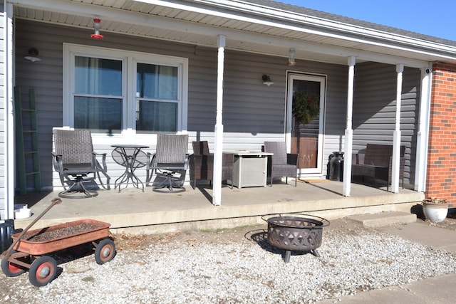 view of patio featuring a fire pit