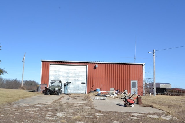 view of outdoor structure featuring a garage