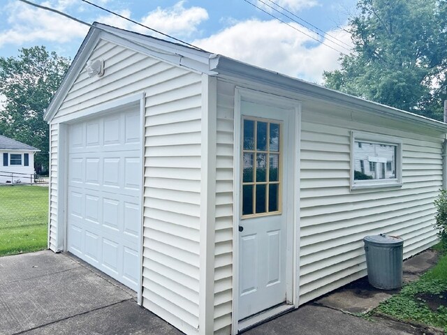 904 E George St, Kirksville, MO 63501 - view of garage