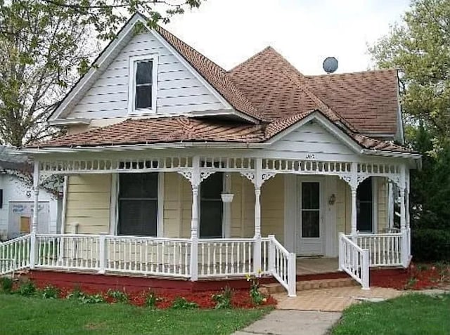 view of front facade featuring a porch