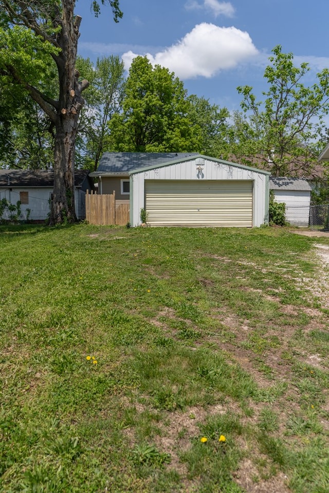 516 Barrow St, Moberly, MO 65270 - view of detached garage