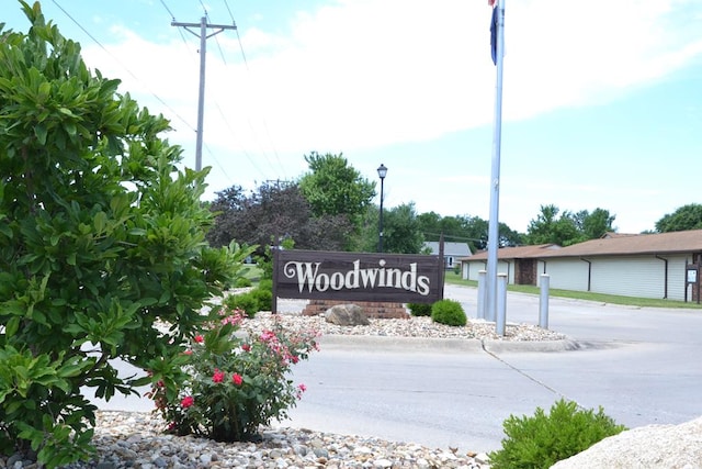 view of community / neighborhood sign