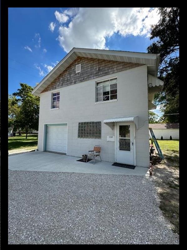 view of front of home featuring a garage