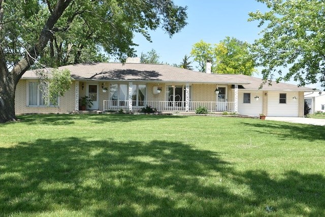 ranch-style home with a front lawn