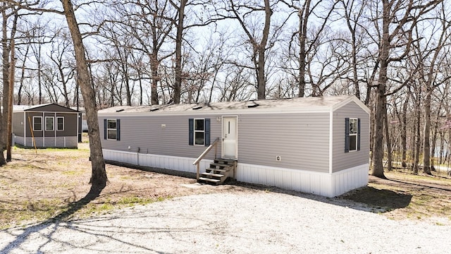 1018 Logue Ln, Keytesville, MO 65261 - manufactured / mobile home featuring entry steps