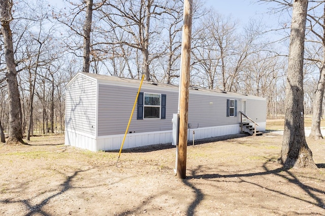 1018 Logue Ln, Keytesville, MO 65261 - view of front facade featuring entry steps