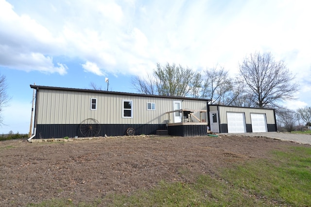 49615 Peach Rd, Milan, MO 63556 - view of front facade with a detached garage
