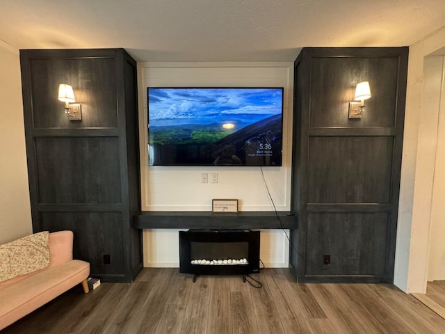 501 SE State St, Milan, MO 63556 - living area with wood finished floors