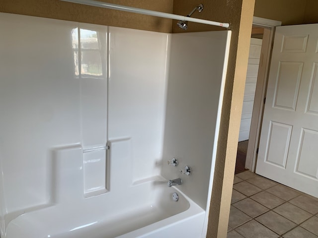 615 N Elson St, Kirksville, MO 63501 - full bath with tile patterned flooring and tub / shower combination