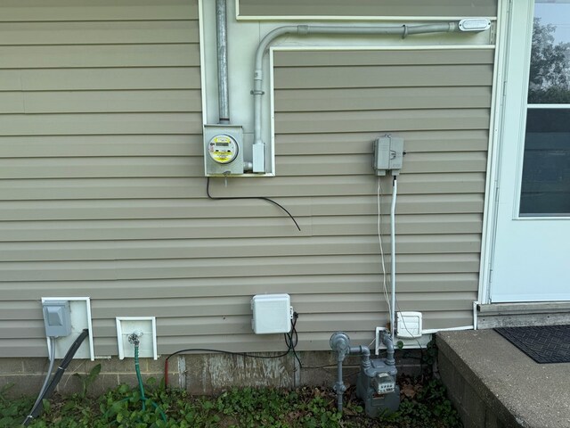 4 Grim Ct N, Kirksville, MO 63501 - exterior view of electric meter