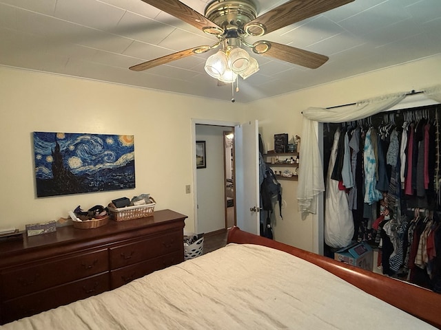 4 Grim Ct N, Kirksville, MO 63501 - bedroom with a closet and a ceiling fan