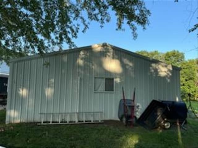 816 Locust St, Macon, MO 63552 - view of outbuilding