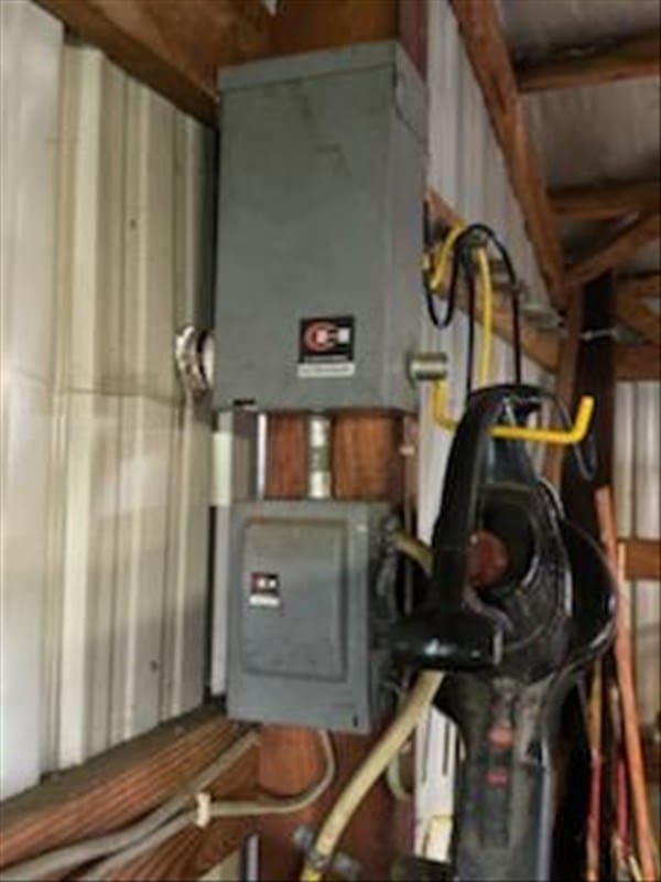 816 Locust St, Macon, MO 63552 - view of utilities