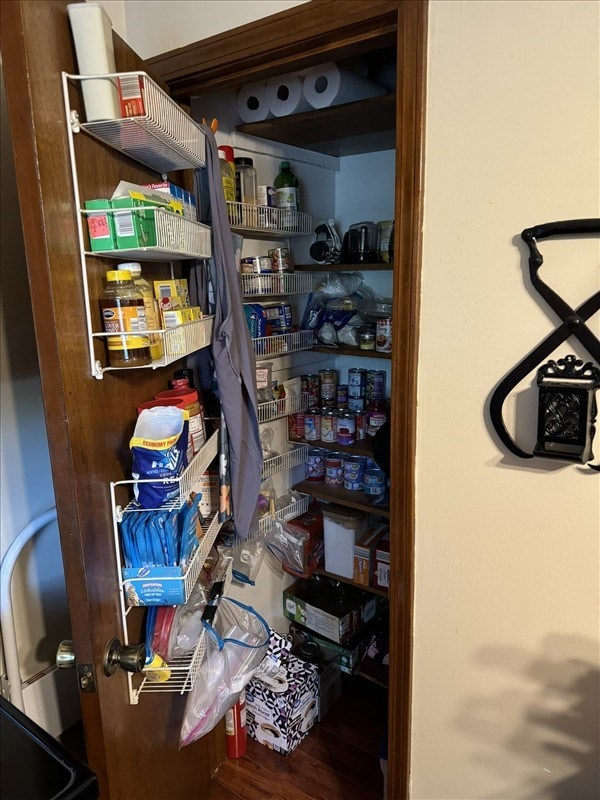 816 Locust St, Macon, MO 63552 - view of pantry