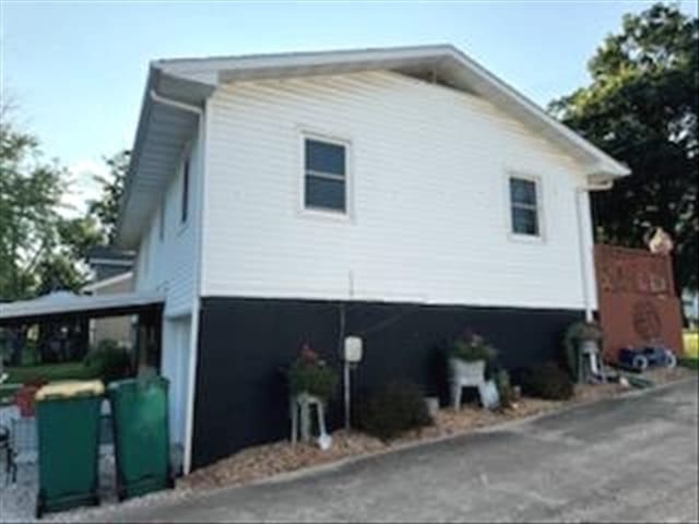 816 Locust St, Macon, MO 63552 - view of home's exterior