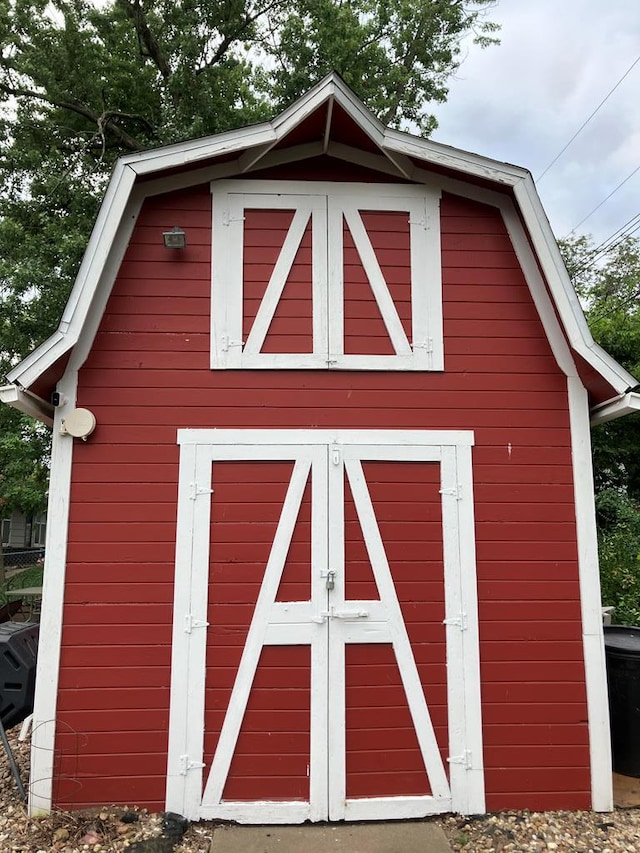 view of outbuilding