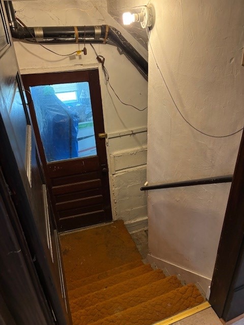 502 N Main St, Linneus, MO 64653 - view of stairway
