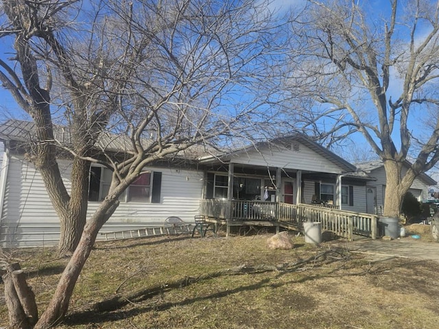 view of front of home featuring a porch