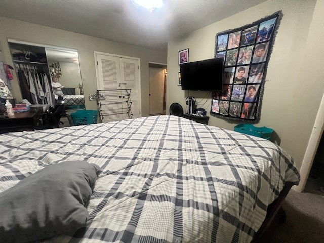 bedroom featuring a closet