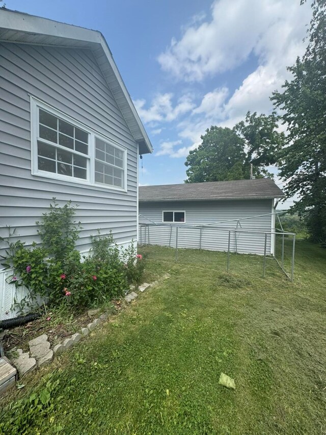 228 S Vine St, Milan, MO 63556 - view of yard