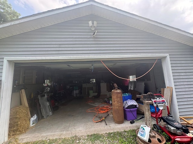 228 S Vine St, Milan, MO 63556 - view of garage
