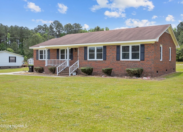 view of front of property with a front yard