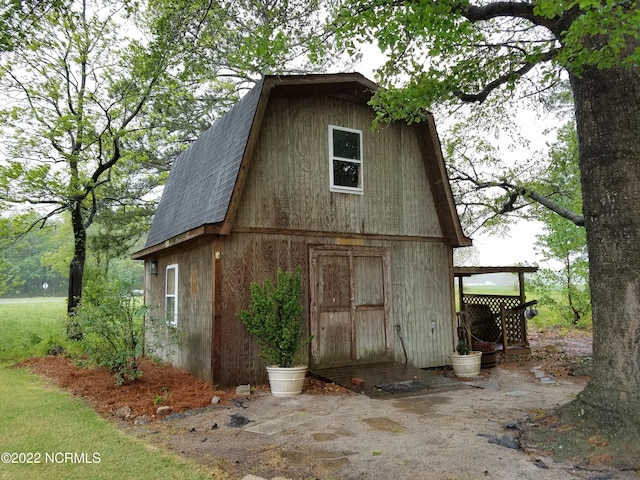 view of shed / structure