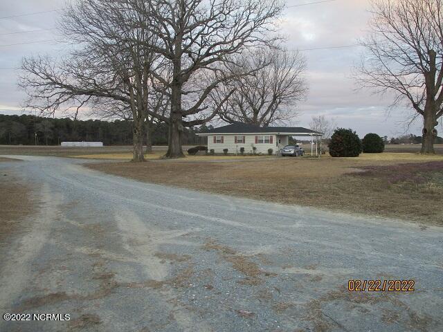 Listing photo 2 for 382 Pig Cradle Ln, Clinton NC 28328