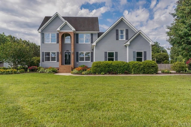 view of front facade featuring a front lawn