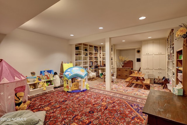 playroom with carpet flooring