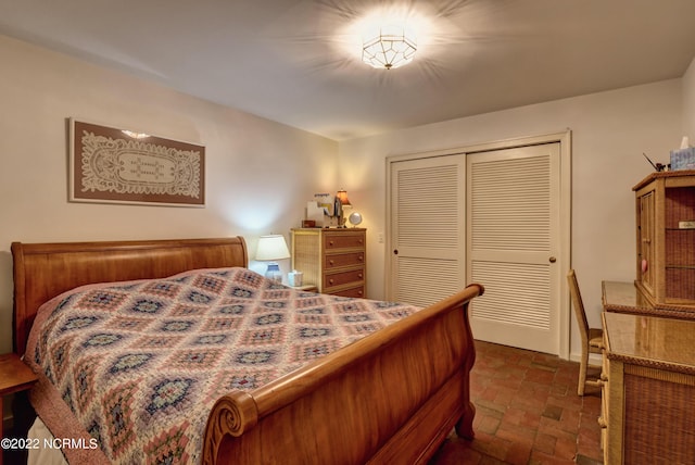 bedroom with a closet