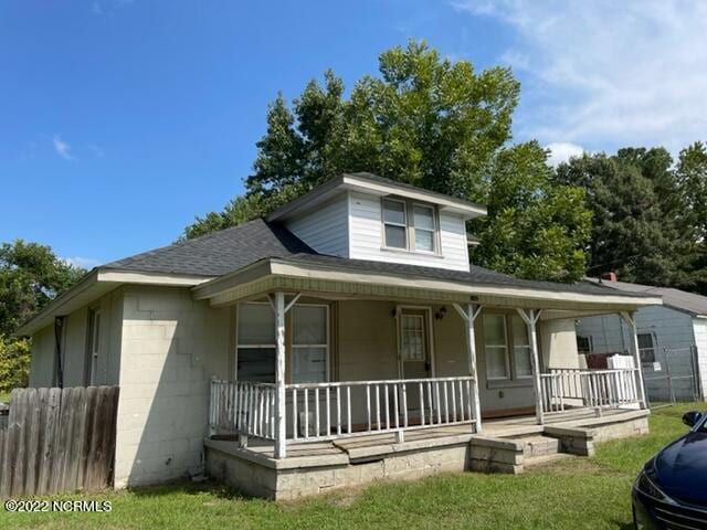 view of front of home featuring covered porch